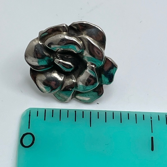 Vintage Heavy Sterling Screw On Earrings! - Picture 3 of 3